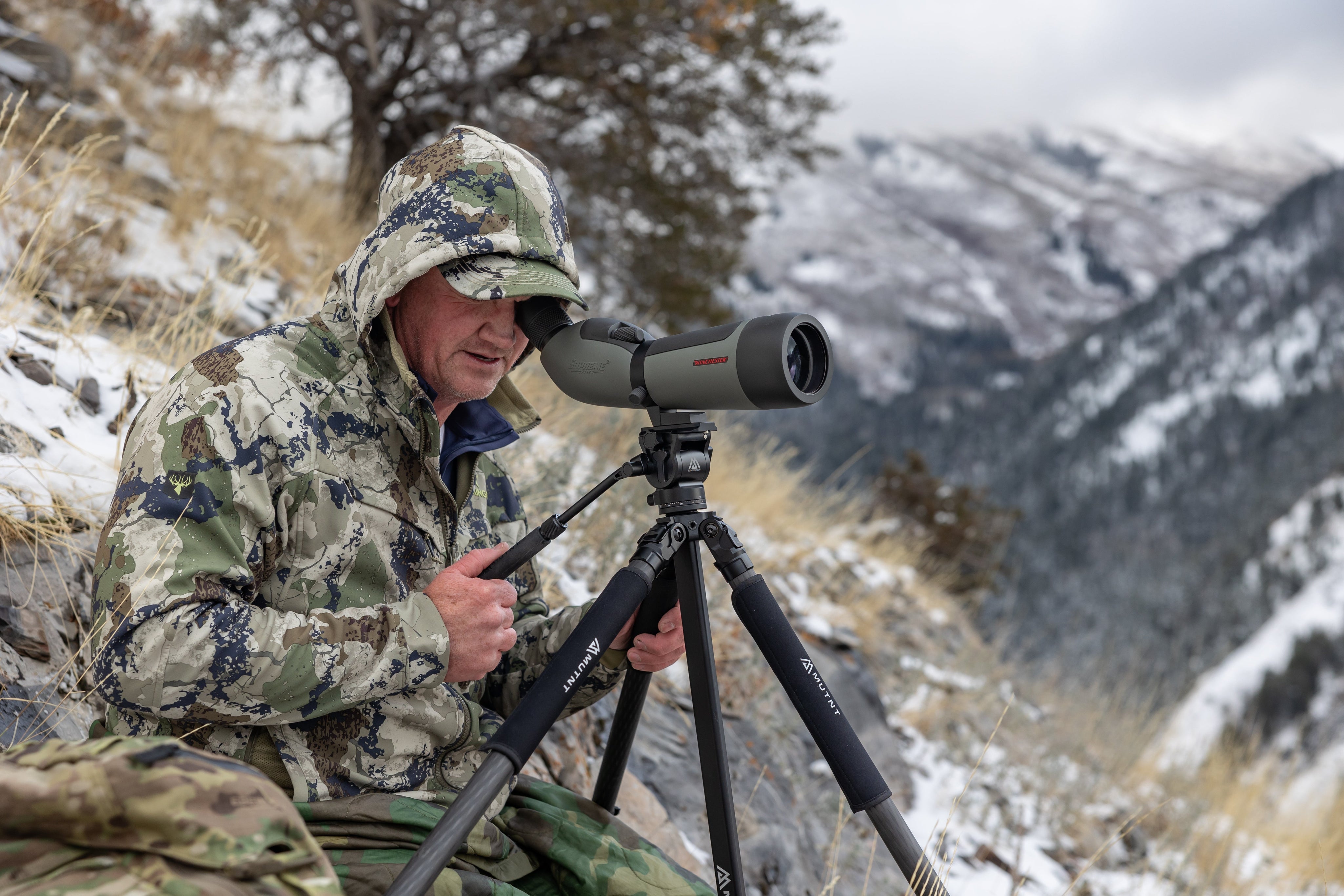 CF-69 Carbon Fiber Tripod